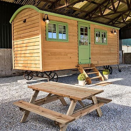 Finest Retreats - The Shepherd'S Hut At Northcombe Farm Beaworthy 外观 照片