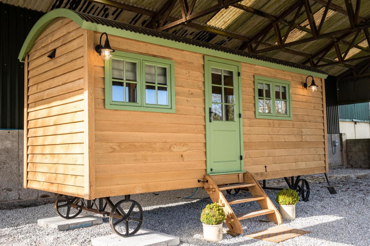 Finest Retreats - The Shepherd'S Hut At Northcombe Farm Beaworthy 外观 照片